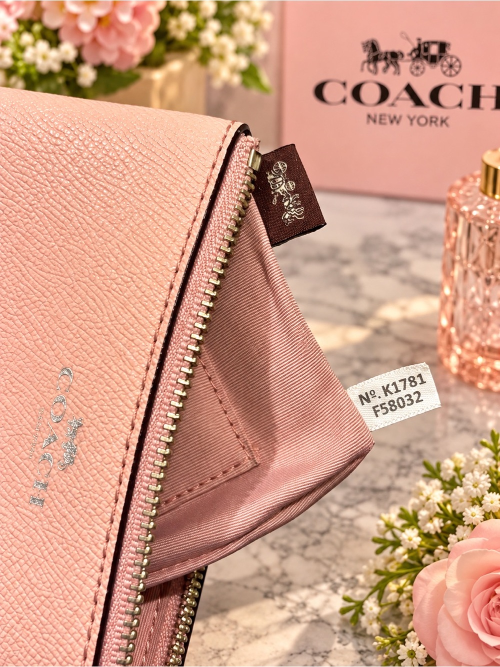 Coach Pink Crossgrain Leather Corner Zip Wristlet EUC - Picture 4 of 5